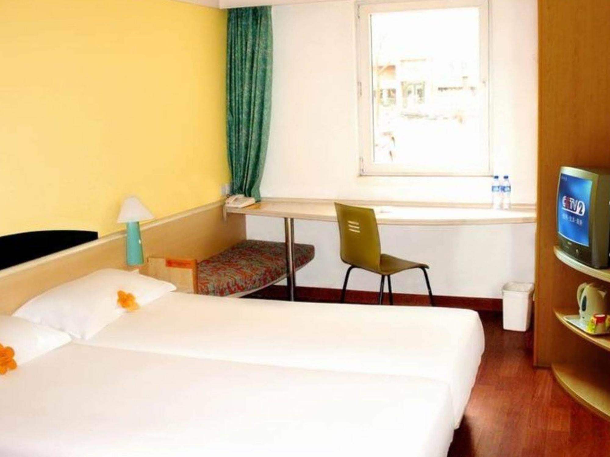 ไอบิส เทียนจิง เถอต้า Hotel เทียนจิน ภายนอก รูปภาพ
